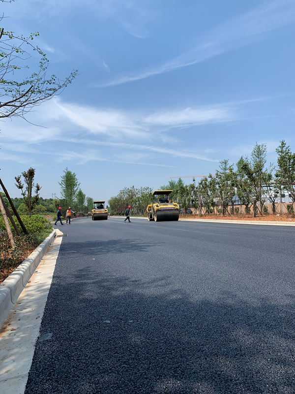 長沙太空金路橋材料有限公司,雙鋼輪壓路機,福格勒瀝青攤鋪機,AC系列,AF系列,SBS系列