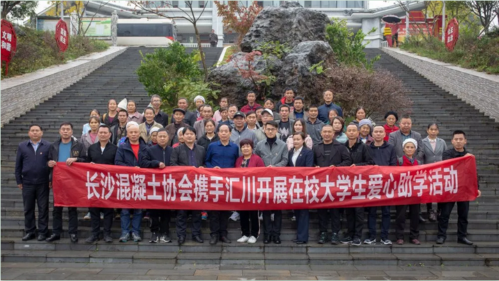 長沙太空金路橋材料有限公司,雙鋼輪壓路機(jī),福格勒瀝青攤鋪機(jī),AC系列,AF系列,SBS系列