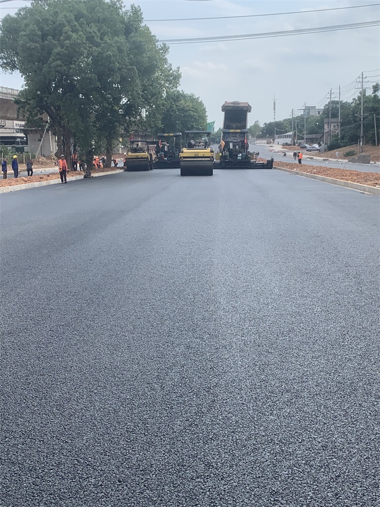 長(zhǎng)沙太空金路橋材料有限公司,雙鋼輪壓路機(jī),福格勒瀝青攤鋪機(jī),AC系列,AF系列,SBS系列